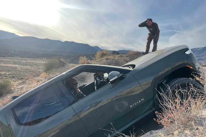 Rivian R1T profile