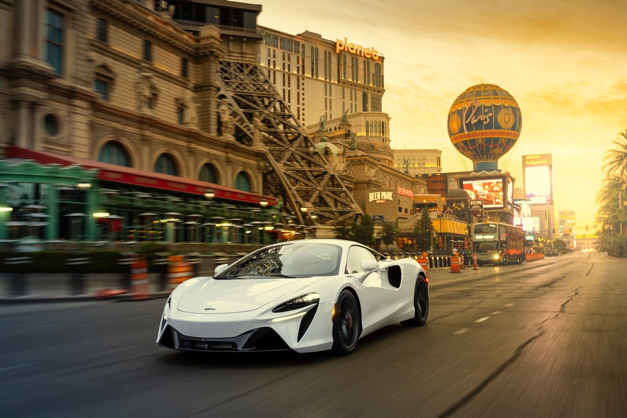 2023 McLaren Artura exterior