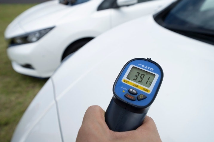 Nissan cooling paint demonstration temperature readout