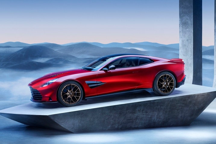 2025 Aston Martin Vanquish profile