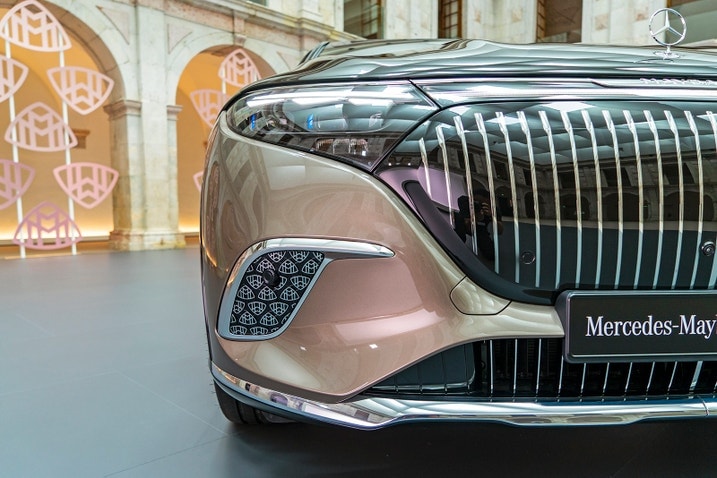 2024 Mercedes-Maybach EQS 680 SUV grille detail