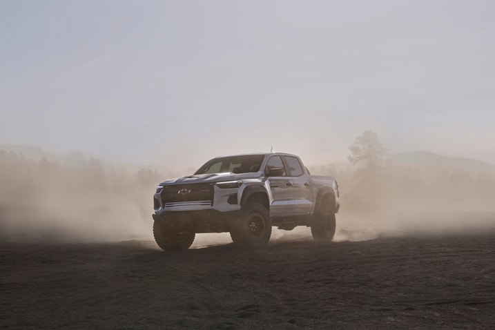 2024 Chevrolet Colorado ZR2 Bison front three-quarter