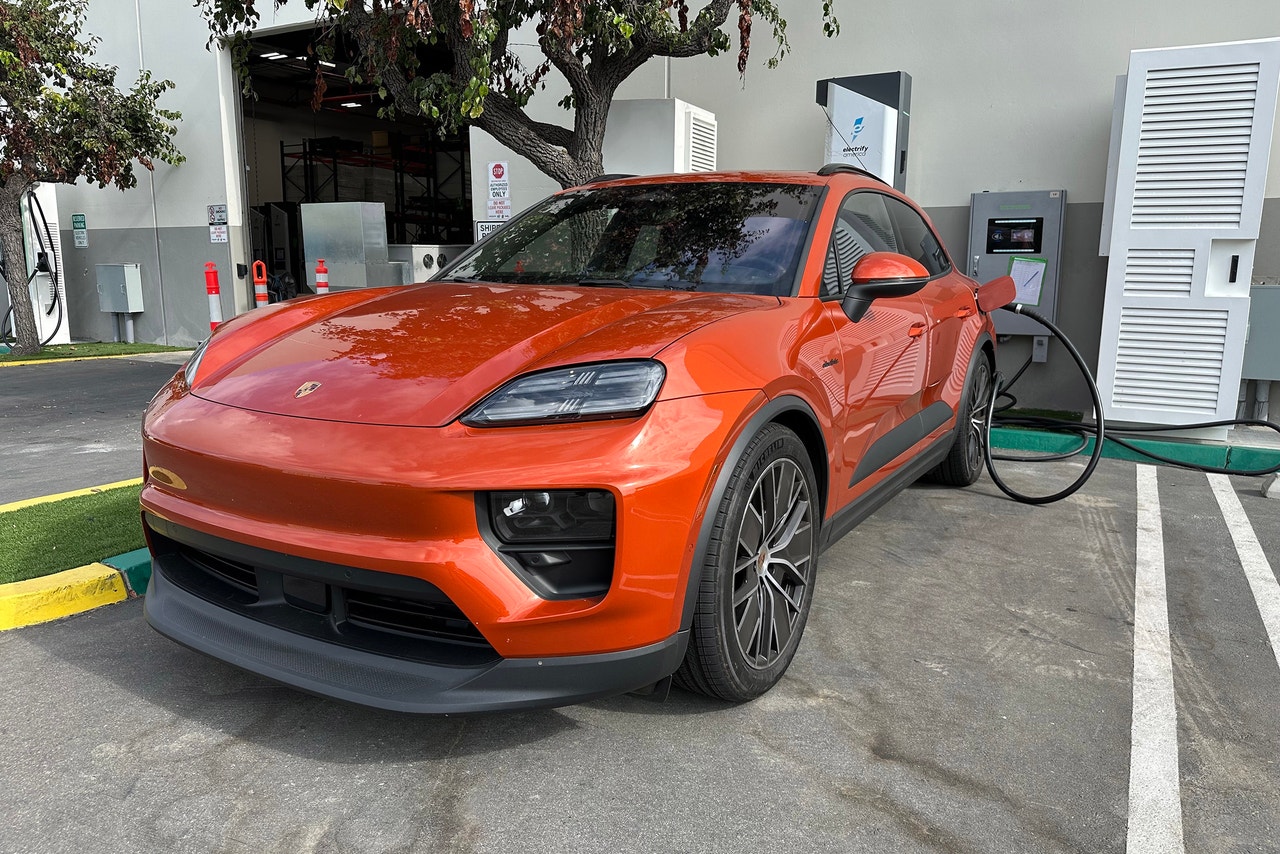 2024 Porsche Macan EV charging