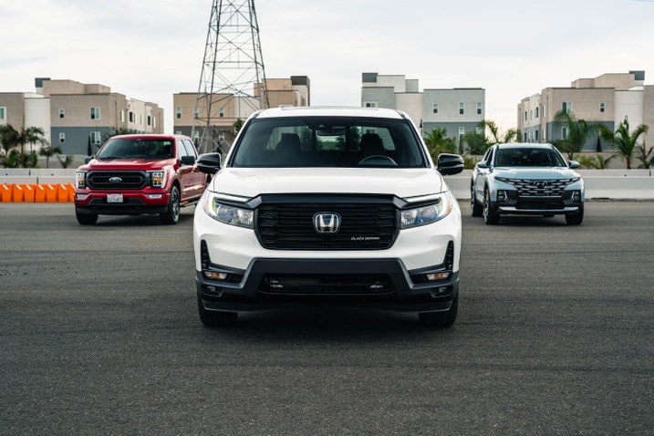 2023 Hond Ridgeline front exterior