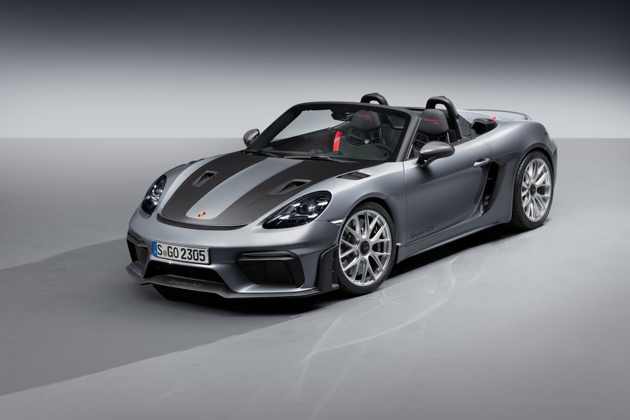 2024 Porsche 718 Spyder GT4 RS front