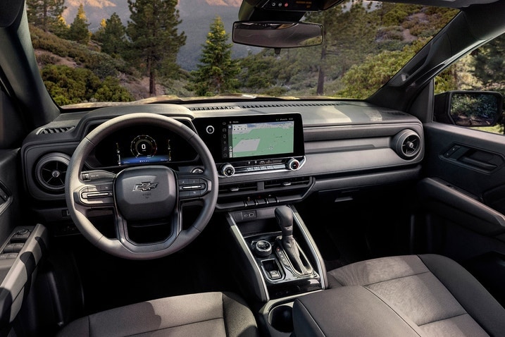 2023 Chevrolet Colorado interior