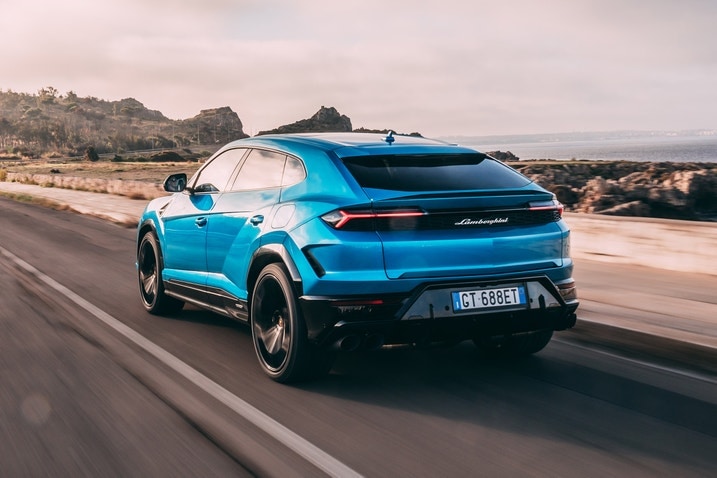 2025 Lamborghini Urus SE driving