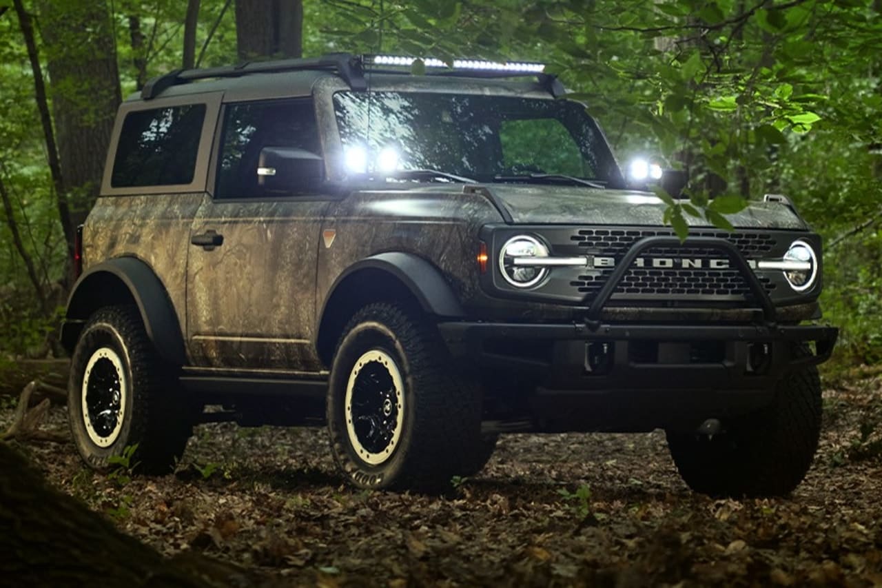 Ford Bronco Sasquatch Searcher front 3/4