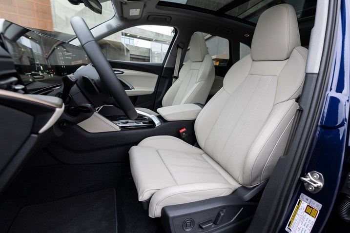 2025 Audi Q5 front seats