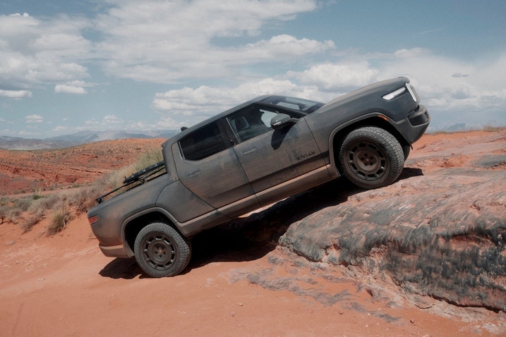 2026 Rivian R1T Quad-Motor driving
