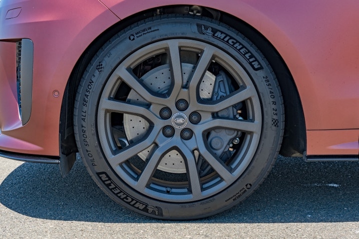 2025 Range Rover Sport SV carbon wheel
