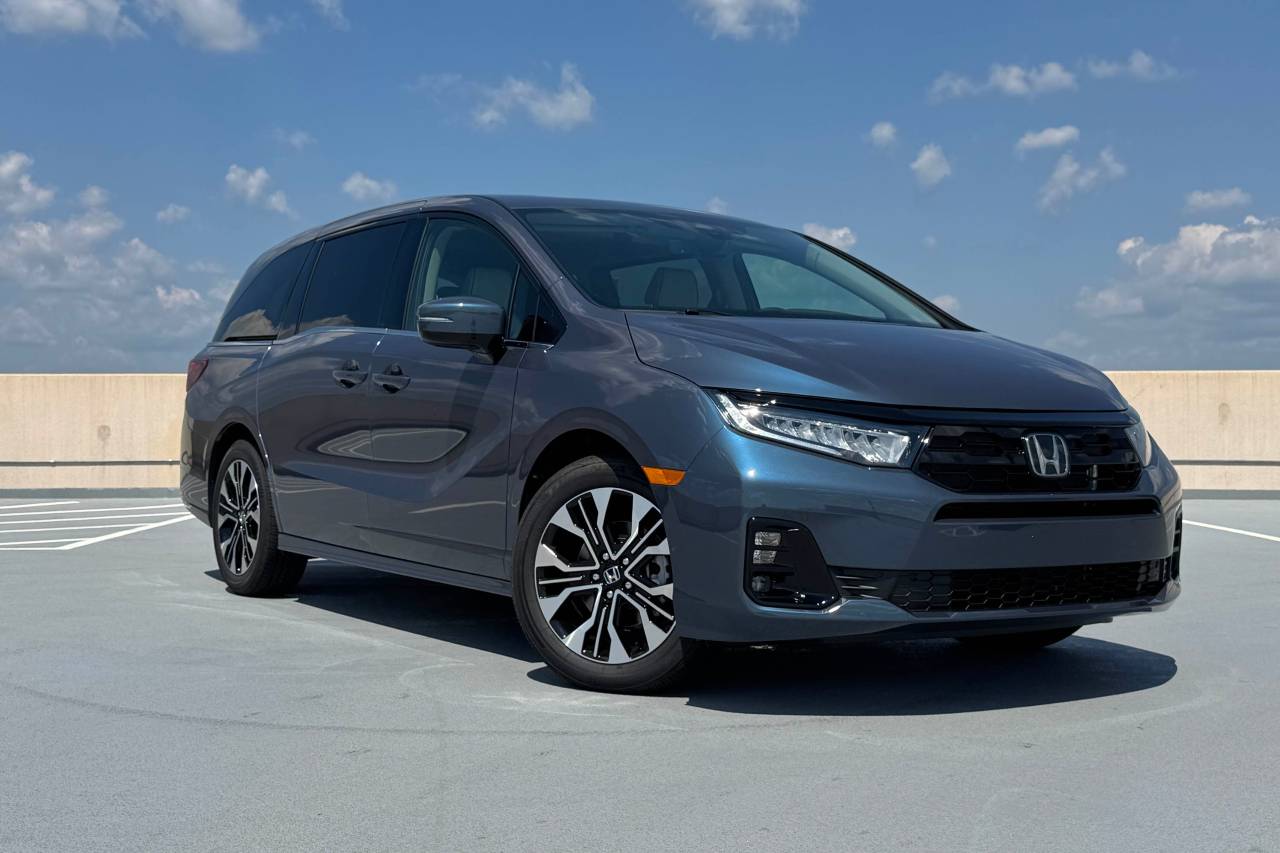 2025 Honda Odyssey Front Angle