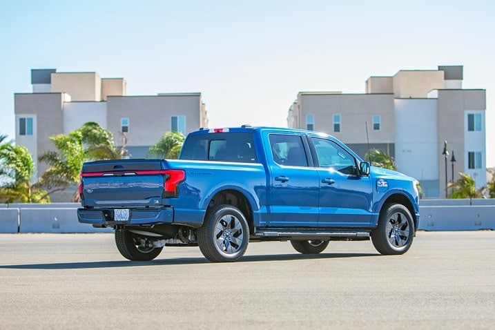 2022 Ford F-150 Lightning rear 3/4