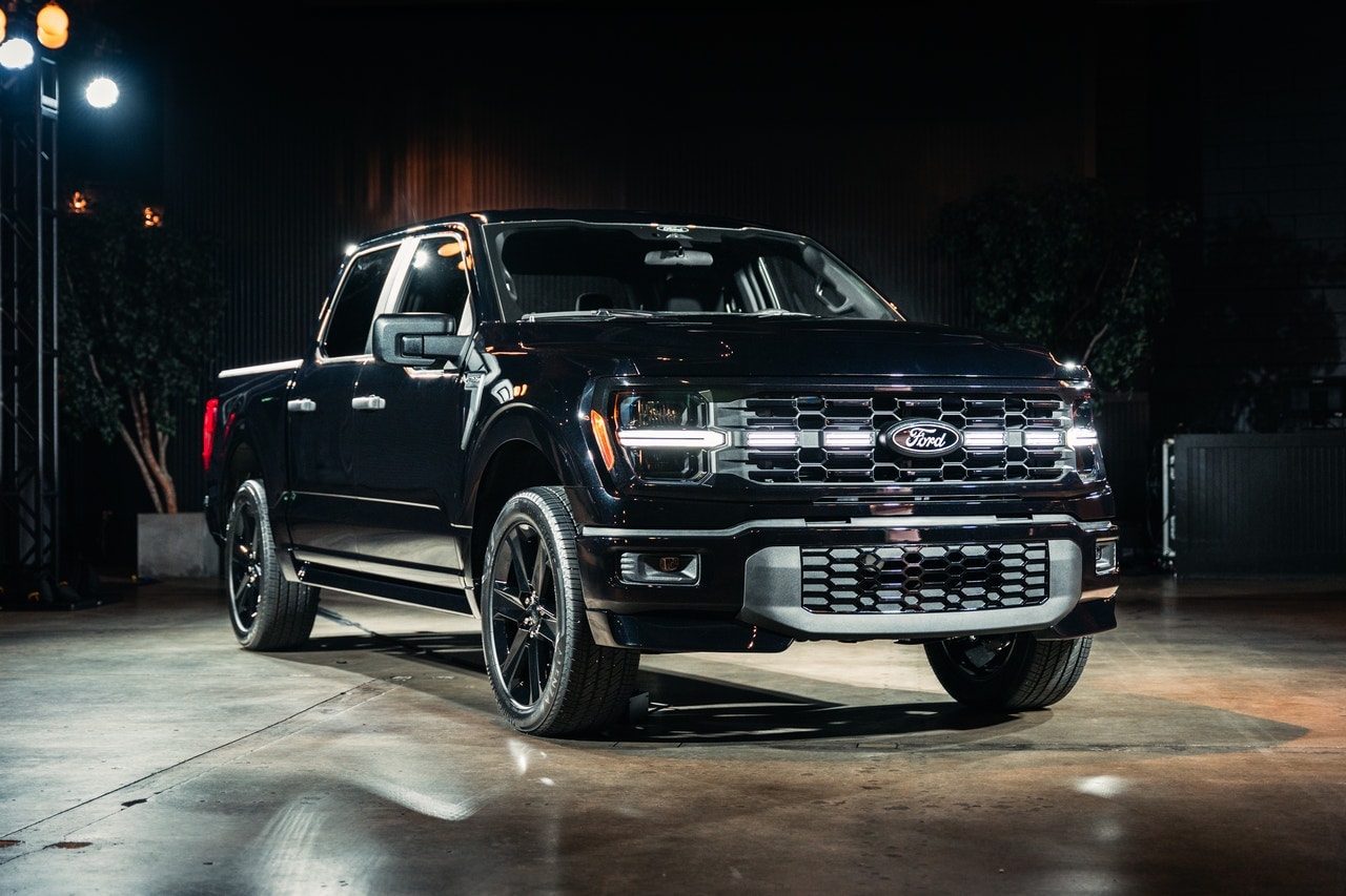 2025 Ford F-150 Lobo front three quarter