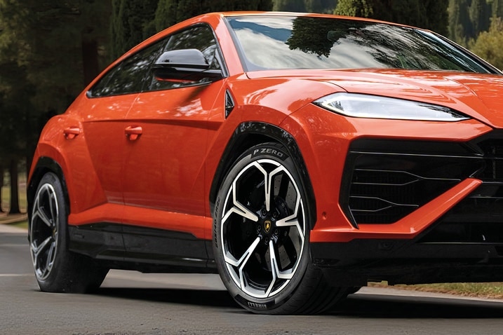 Lamborghini Urus tire