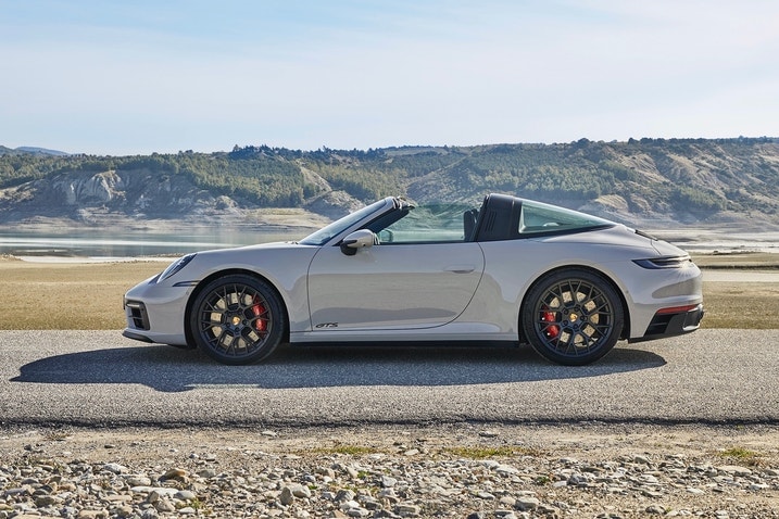2022 Porsche 911 GTS