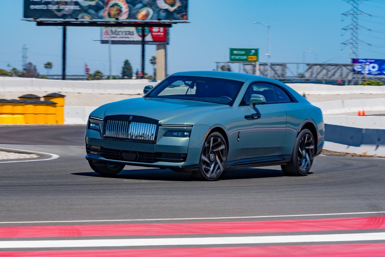 2025 Rolls-Royce Spectre Black Badge driving