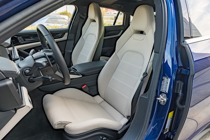 2025 Porsche Panamera 4 E-Hybrid seats