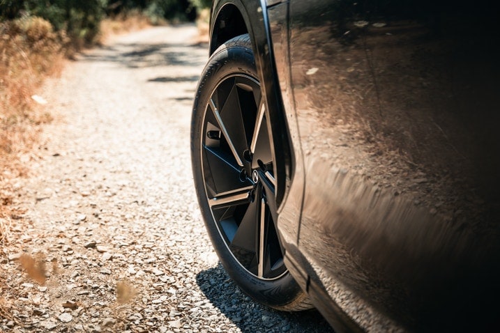 Lexus RZ 550e Wheel