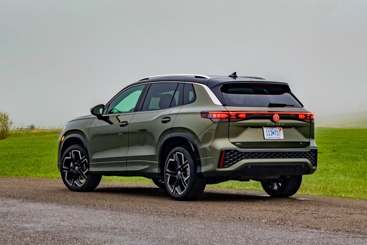 2025 Volkswagen Tiguan Rear 3/4