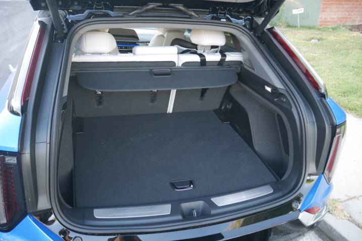 Cadillac Optiq cargo area with upper floor position