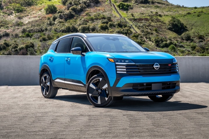 2025 Nissan Kicks front 3/4