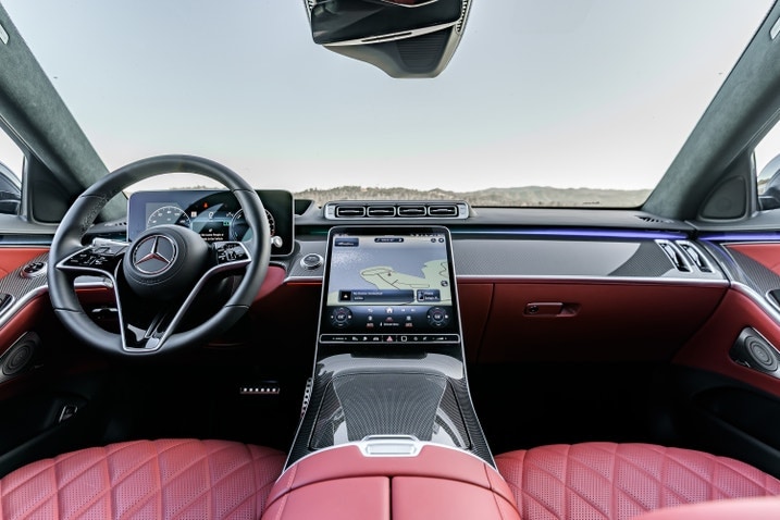 2025 Mercedes-Benz S 580e interior