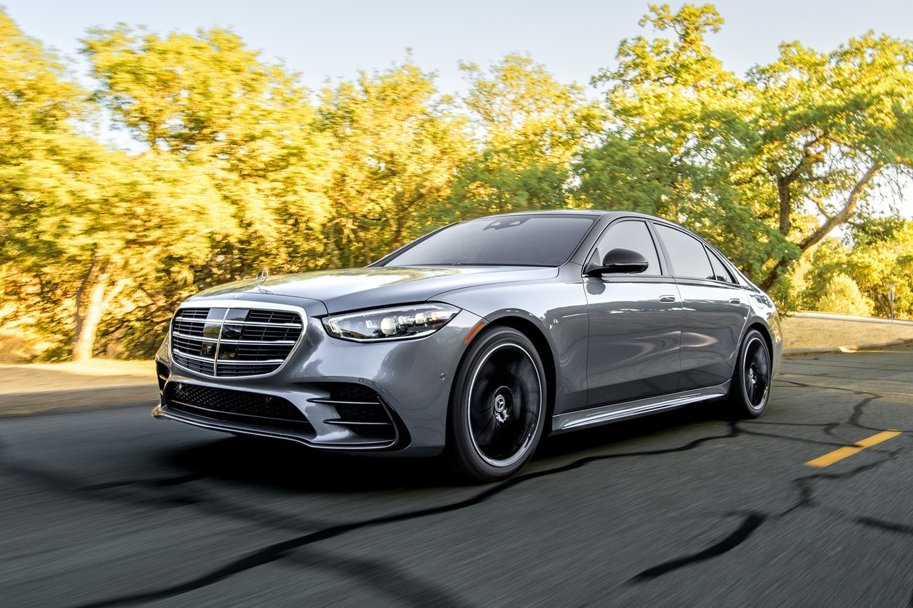 2025 Mercedes-Benz S 580e driving
