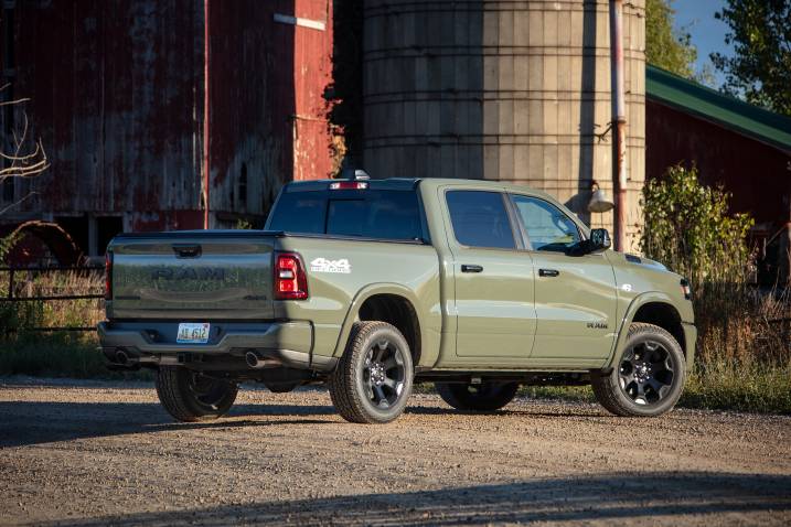 2026 Ram 1500 Hemi V8 rear 3/4