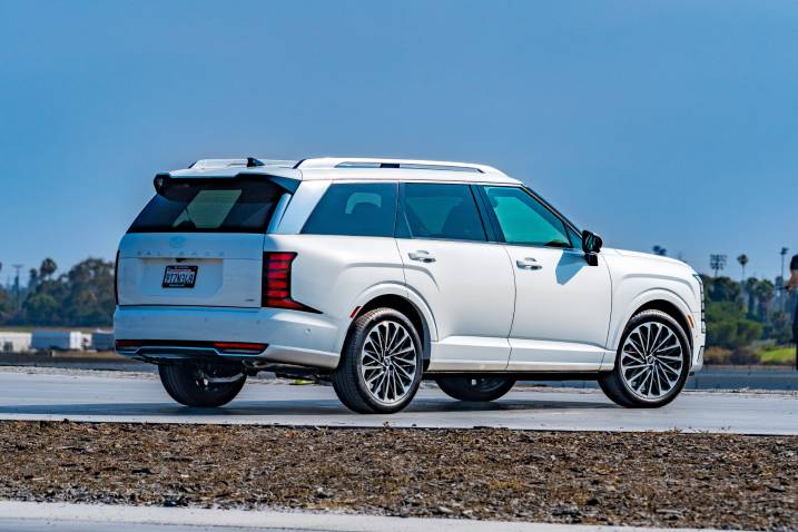 2026 Hyundai Palisade Calligraphy rear 3/4