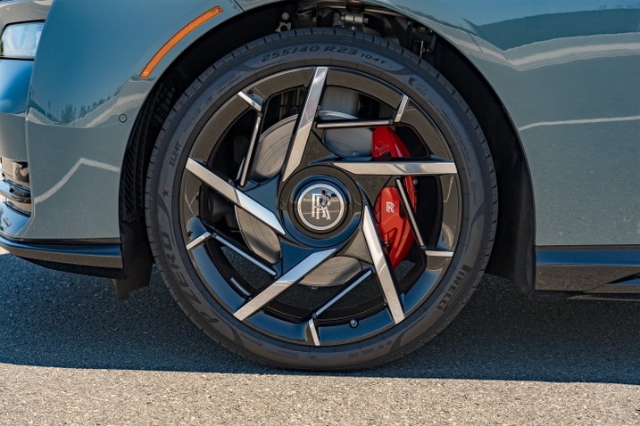 2025 Rolls-Royce Spectre Black Badge wheel