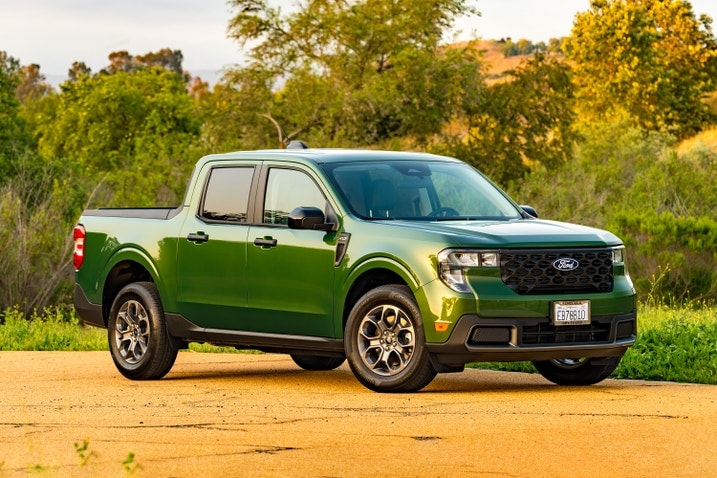 2025 Ford Maverick XLT Hybrid front 3/4