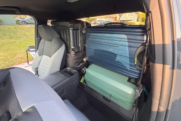 Toyota Tacoma Xtracab with seat back, holding five bags