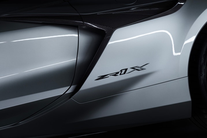 CarCast+Edmunds - Corvette ZR1X, Range Rover Sport SV, Bentley Bentayga Speed and more.