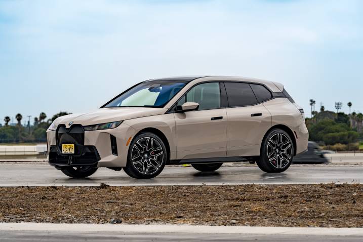 2025 BMW iX xDrive45 front three-quarters