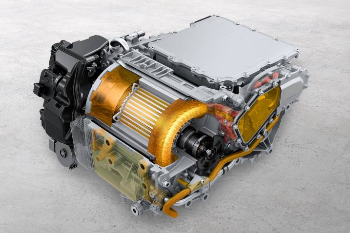 Cayenne EV tech oil cooled motor