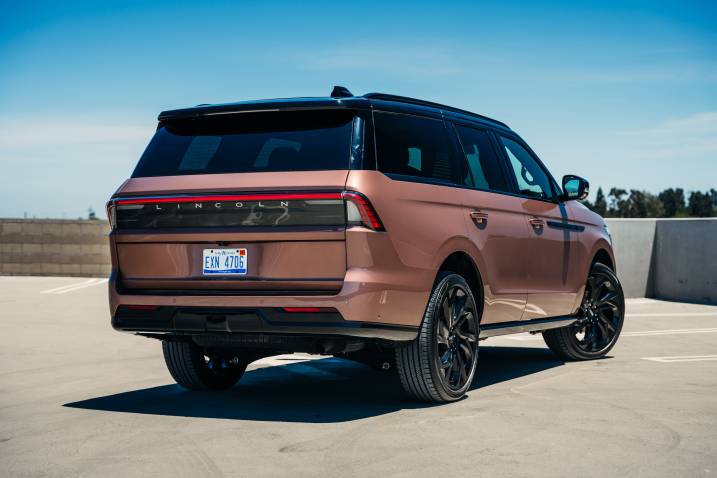 2025 Lincoln Navigator rear