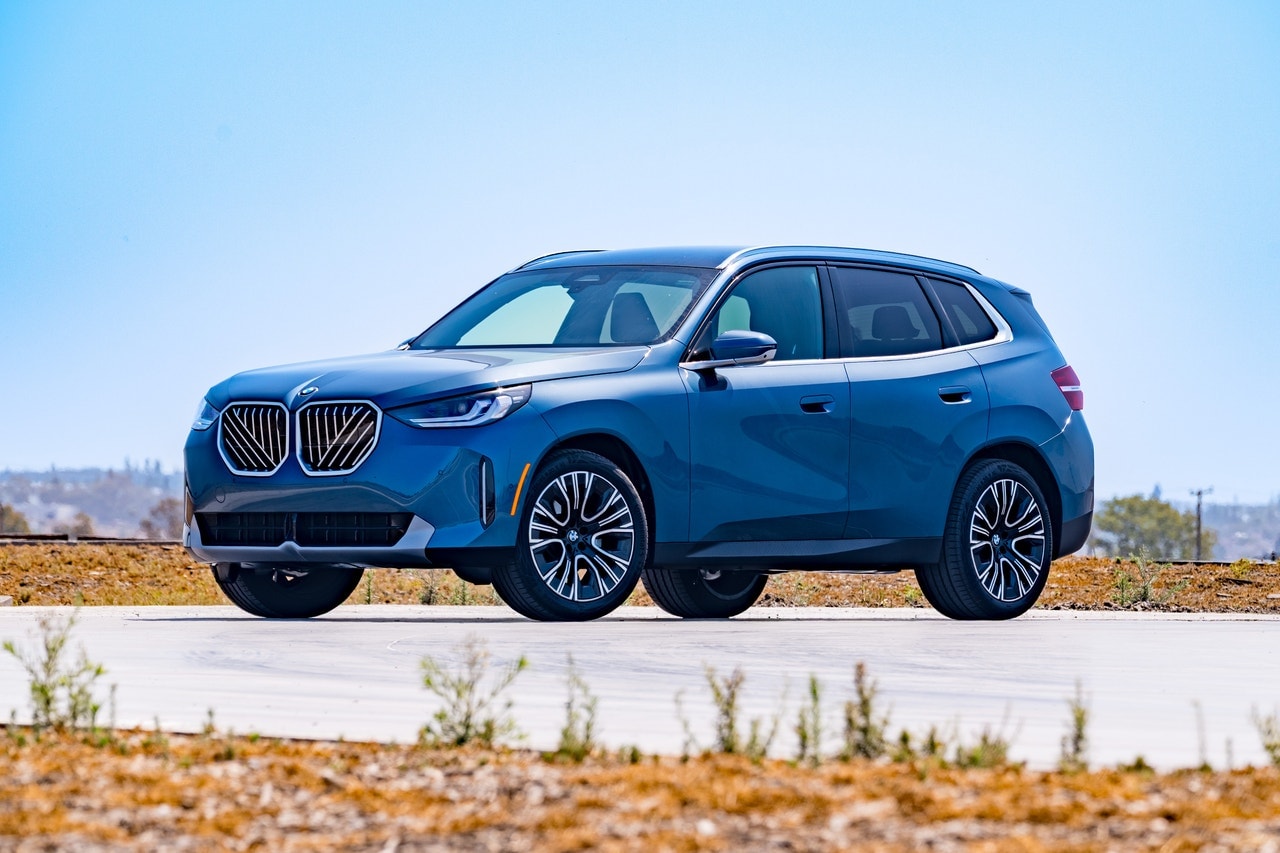 2025 BMW X3 front 3/4
