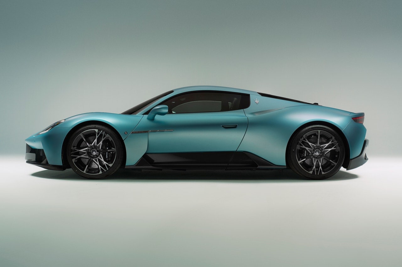 2026 maserati mcpura side angle