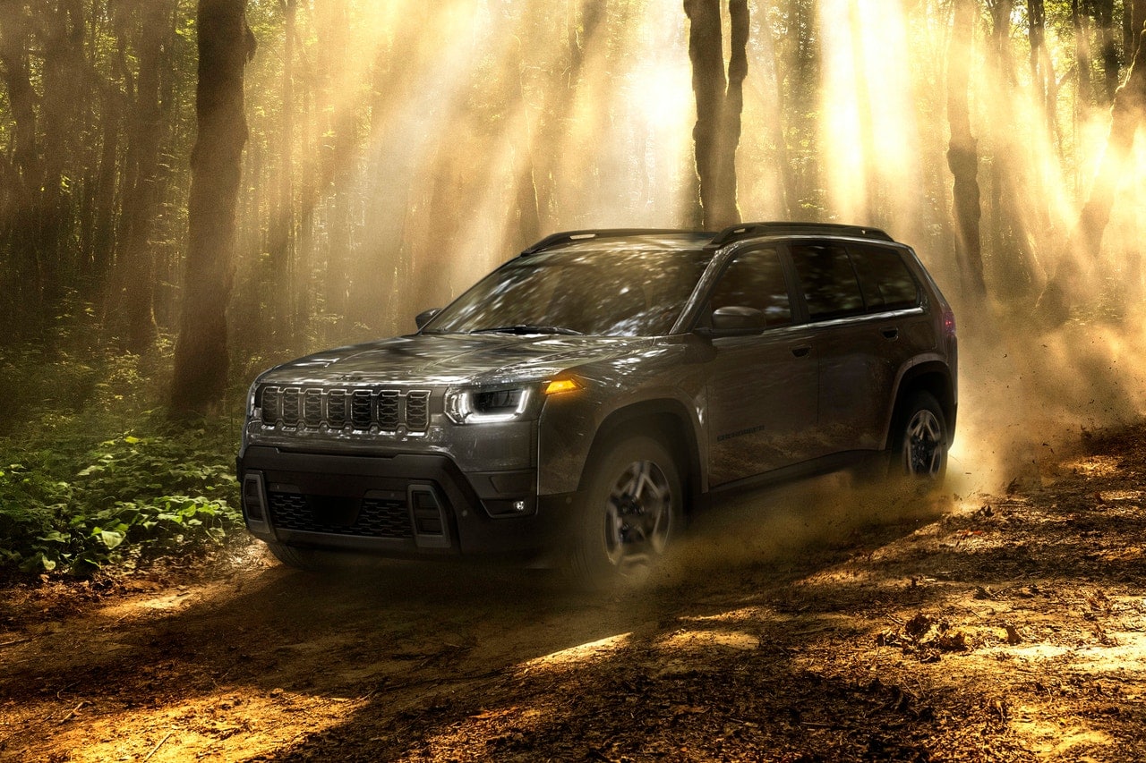 2026 Jeep Cherokee front 3/4