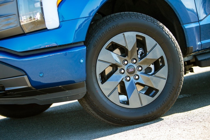2022 Ford F-150 Lightning wheel