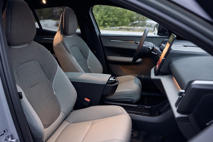 2026 Volvo EX30 Cross Country seats