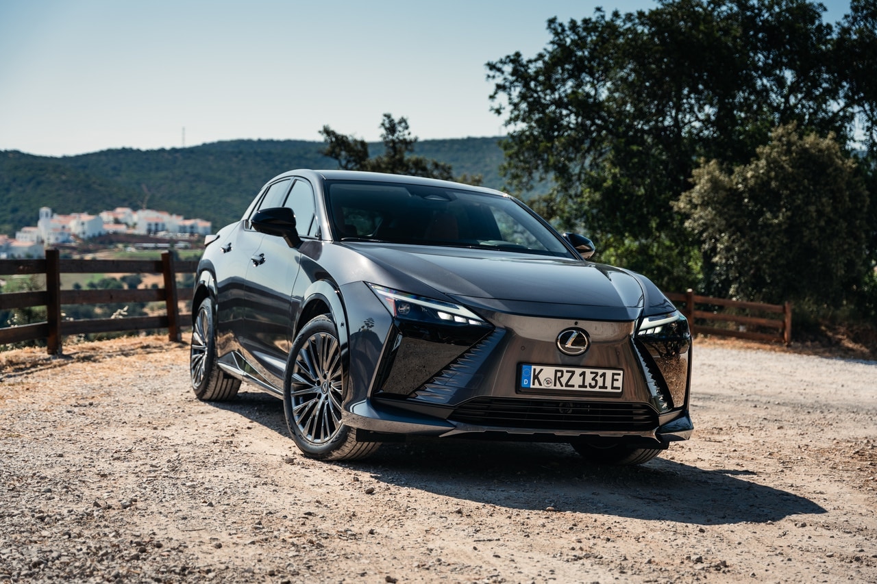 Lexus RZ 500e Exterior Front 3/4