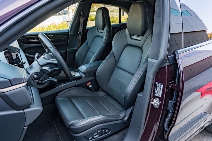 2025 Porsche Macan Turbo Electric seats