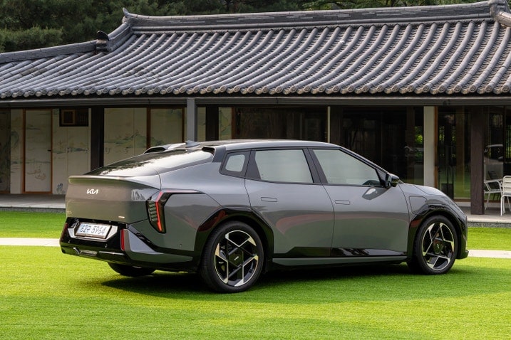 2026 Kia EV4 rear 3/4