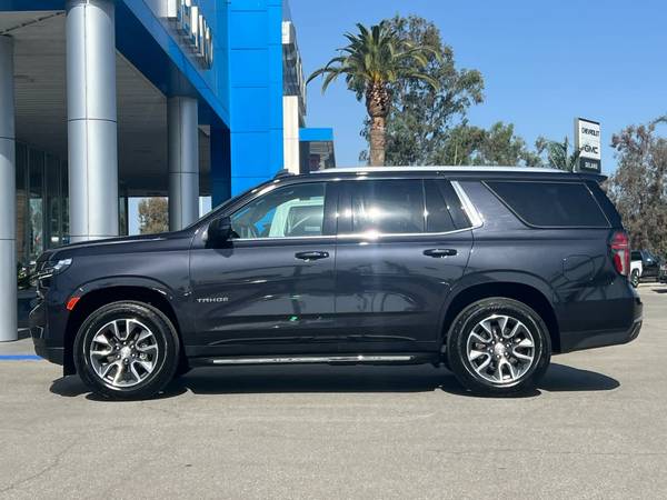 Chevrolet Tahoe with VIN: 1GNSKNKD1RR246457