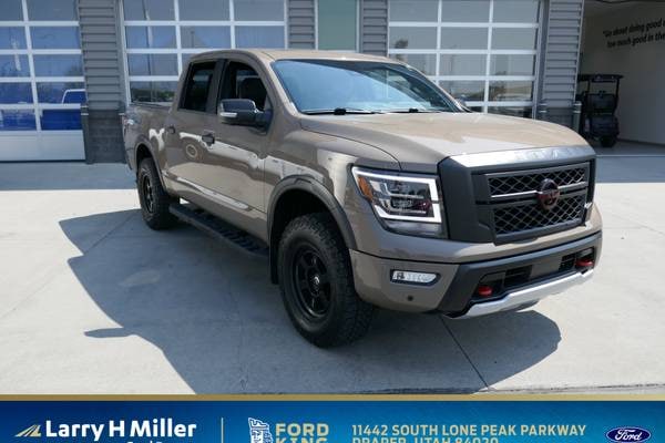 2023 Nissan Titan PRO-4X Crew Cab