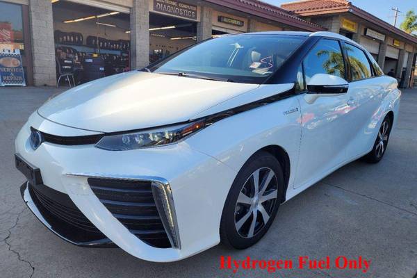 2018 Toyota Mirai Base