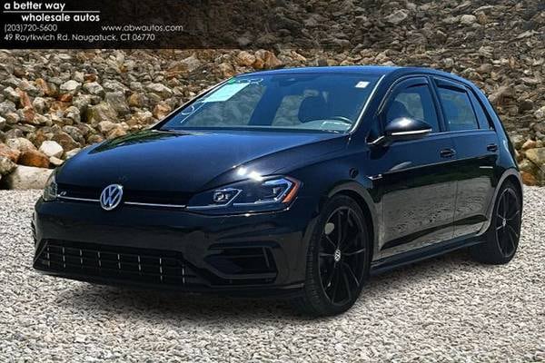 Volkswagen Golf R with VIN: WVWWA7AU4KW143552