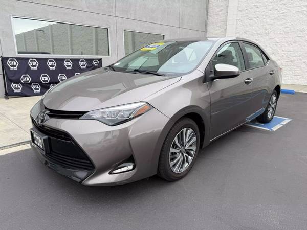 Toyota Corolla with VIN: 5YFBURHE1JP777747